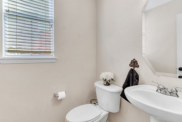 1716 Ivy Lane, Carrollton, TX 75007