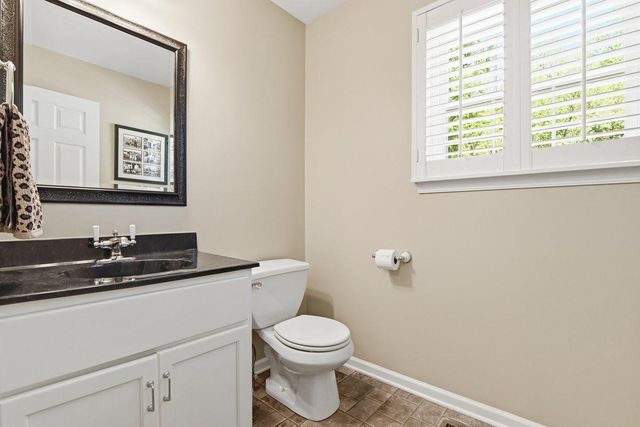 569 DEERFIELD DR, Nazareth, PA 18064