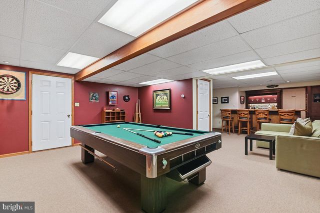 569 DEERFIELD DR, Nazareth, PA 18064
