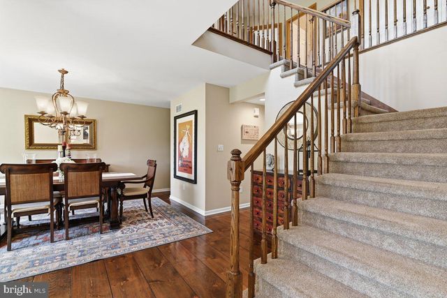 569 DEERFIELD DR, Nazareth, PA 18064