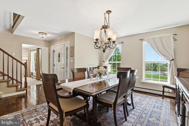 569 DEERFIELD DR, Nazareth, PA 18064