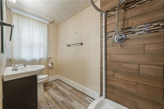 3810 Wyandotte Street, Kansas City, MO 64111