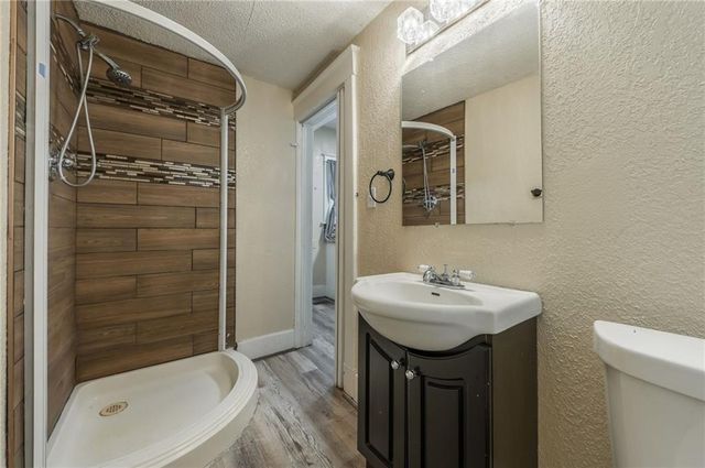 3810 Wyandotte Street, Kansas City, MO 64111