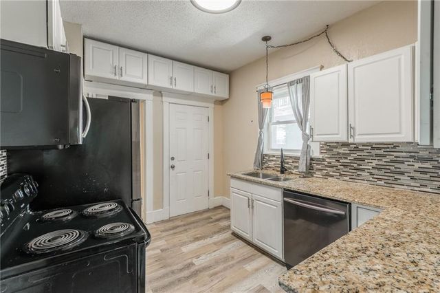 3810 Wyandotte Street, Kansas City, MO 64111