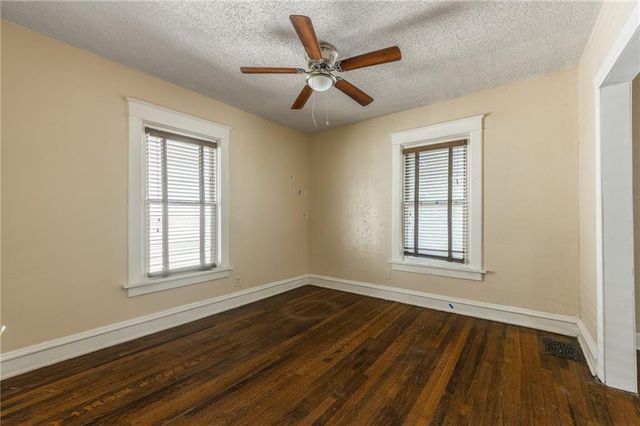 3810 Wyandotte Street, Kansas City, MO 64111