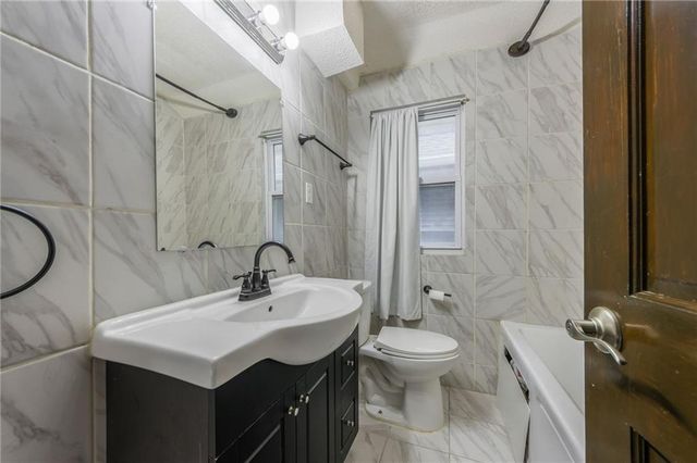 3810 Wyandotte Street, Kansas City, MO 64111