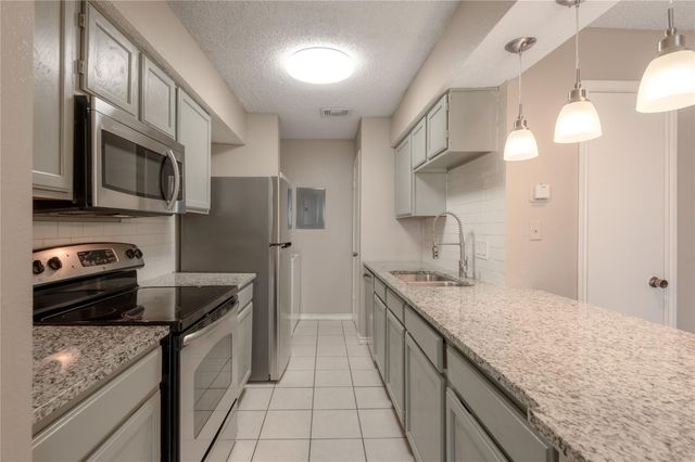 1228 Avenue O H, Huntsville, TX 77340
