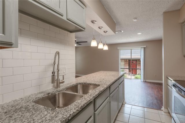 1228 Avenue O H, Huntsville, TX 77340