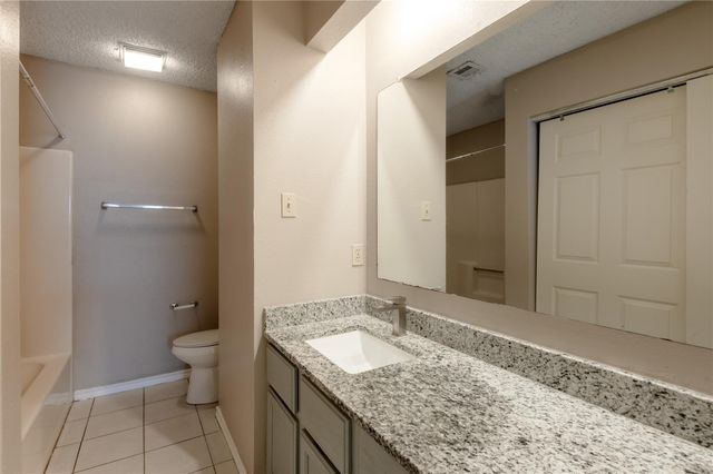 1228 Avenue O H, Huntsville, TX 77340