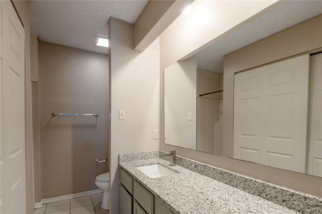 1228 Avenue O H, Huntsville, TX 77340