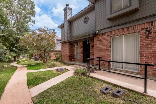 1228 Avenue O H, Huntsville, TX 77340