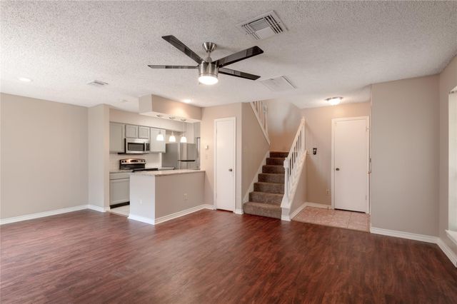 1228 Avenue O H, Huntsville, TX 77340
