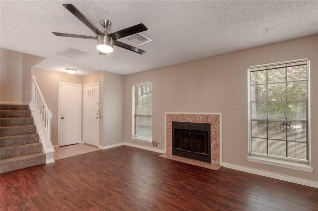 1228 Avenue O H, Huntsville, TX 77340