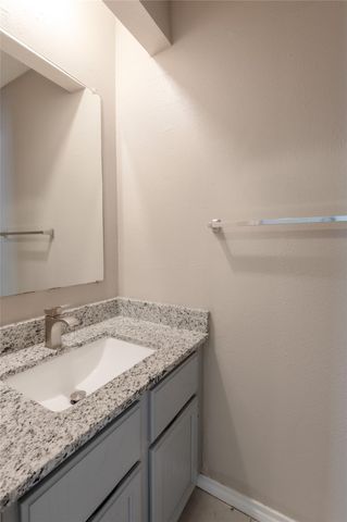 1228 Avenue O H, Huntsville, TX 77340