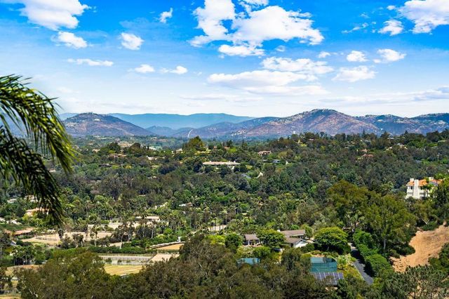 736 San Mario Drive, Solana Beach, CA 92075