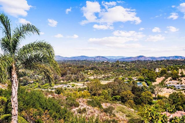 736 San Mario Drive, Solana Beach, CA 92075