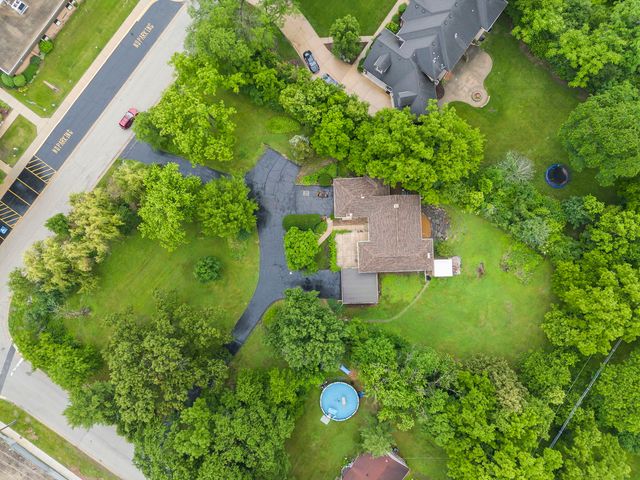 828 E 14th Street, Lombard, IL 60148
