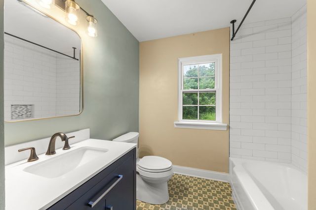828 E 14th Street, Lombard, IL 60148