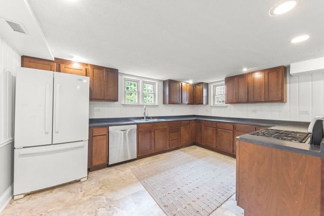 828 E 14th Street, Lombard, IL 60148