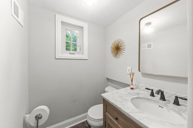 828 E 14th Street, Lombard, IL 60148