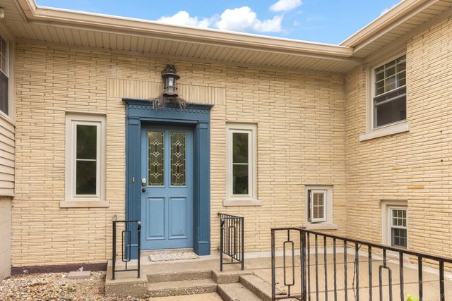 828 E 14th Street, Lombard, IL 60148