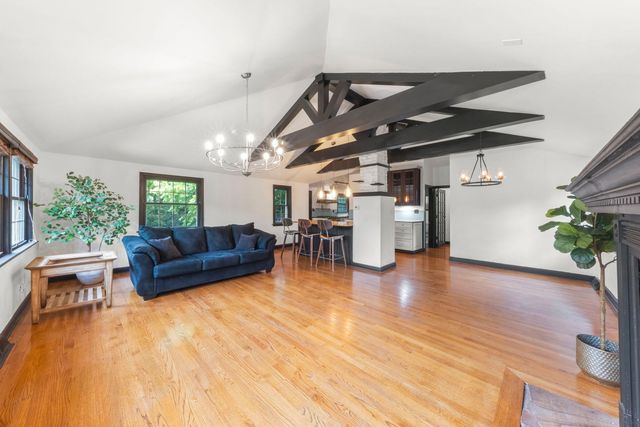 828 E 14th Street, Lombard, IL 60148