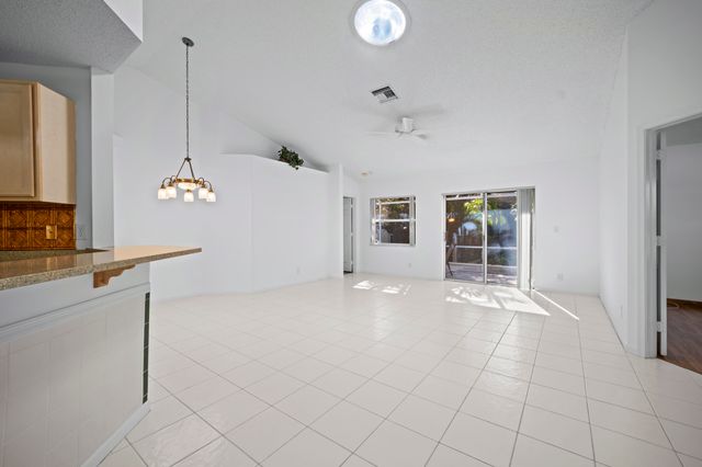 13285 Royale Sabal Court, Delray Beach, FL 33484