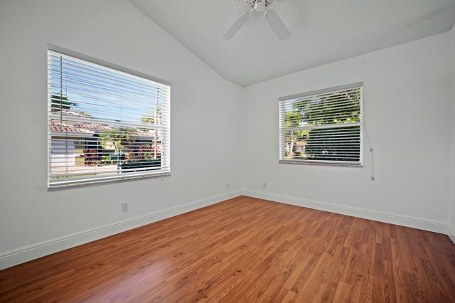 13285 Royale Sabal Court, Delray Beach, FL 33484