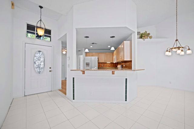 13285 Royale Sabal Court, Delray Beach, FL 33484