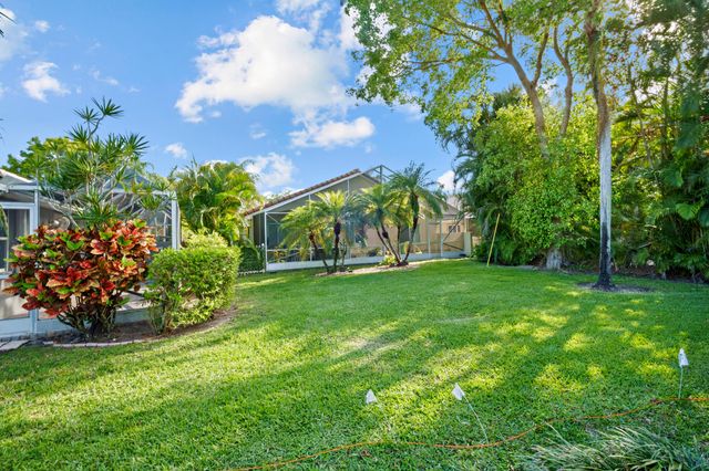 13285 Royale Sabal Court, Delray Beach, FL 33484