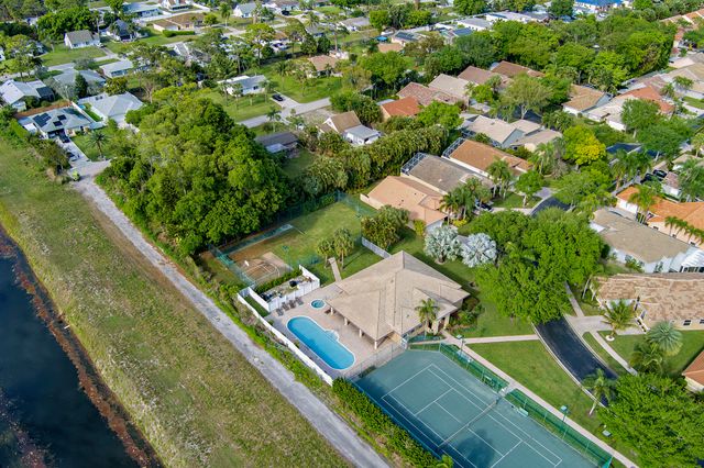 13285 Royale Sabal Court, Delray Beach, FL 33484
