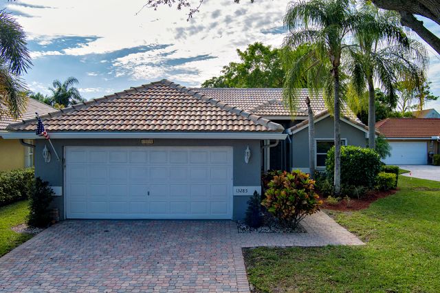 13285 Royale Sabal Court, Delray Beach, FL 33484
