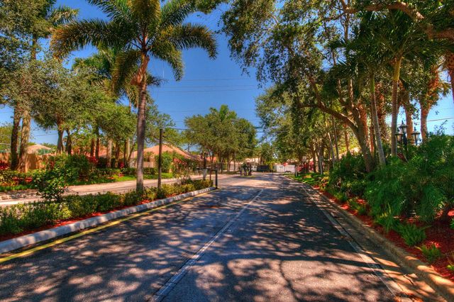 13285 Royale Sabal Court, Delray Beach, FL 33484