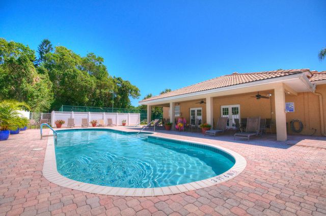 13285 Royale Sabal Court, Delray Beach, FL 33484