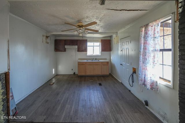 225 W Stephenson St, Alcoa, TN 37701
