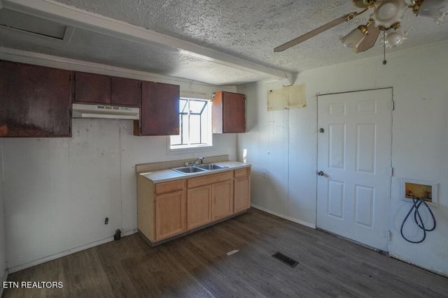 225 W Stephenson St, Alcoa, TN 37701