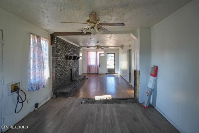 225 W Stephenson St, Alcoa, TN 37701