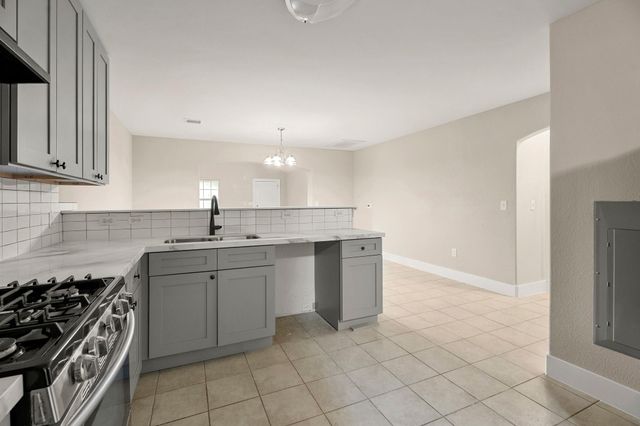 101 S Rose Street, Texas City, TX 77591