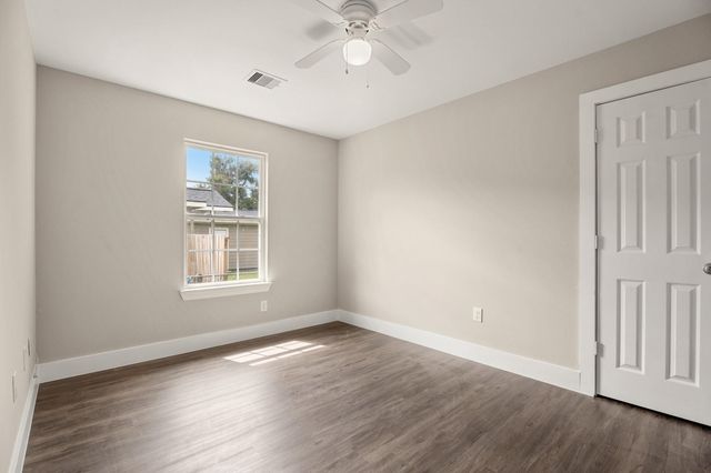 101 S Rose Street, Texas City, TX 77591