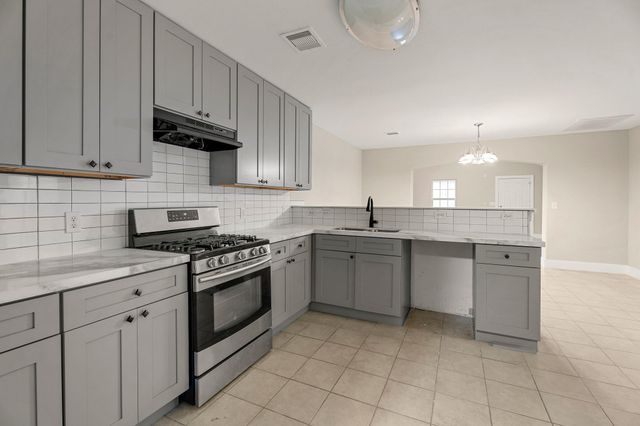 101 S Rose Street, Texas City, TX 77591