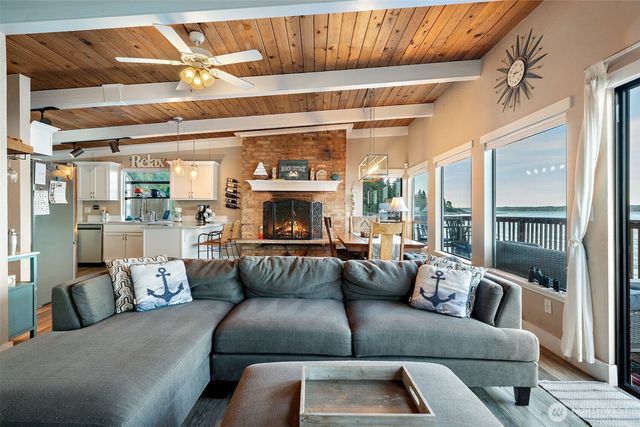 9661 NE North Shore Road, Belfair, WA 98528