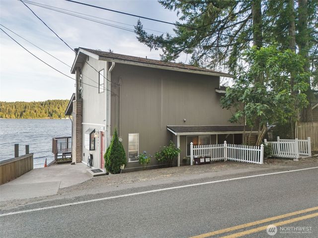 9661 NE North Shore Road, Belfair, WA 98528