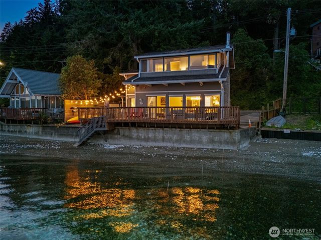 9661 NE North Shore Road, Belfair, WA 98528