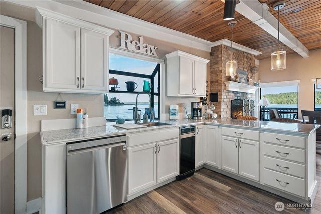 9661 NE North Shore Road, Belfair, WA 98528