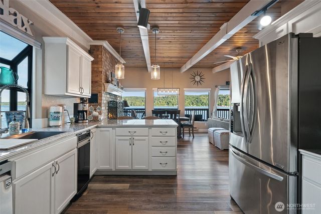 9661 NE North Shore Road, Belfair, WA 98528