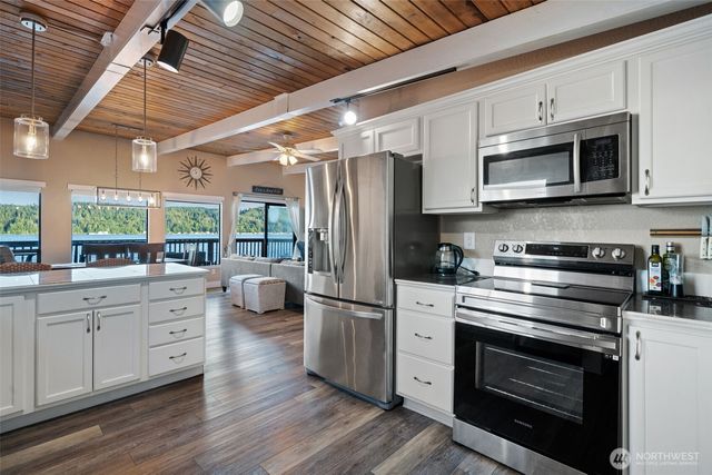 9661 NE North Shore Road, Belfair, WA 98528