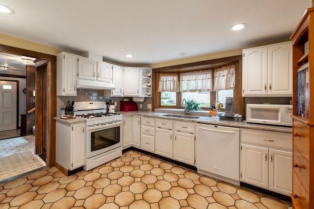 80 Phillips St, Weymouth, MA 02188