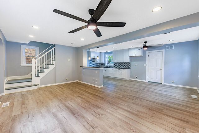 9252 S Sacramento Avenue, Evergreen Park, IL 60805