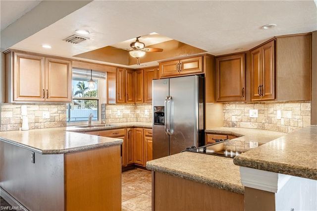 516 Retunda PKWY W, Cape Coral, FL 33904