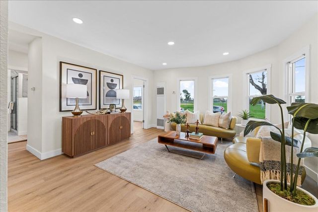 2717 Mabel St, Berkeley, CA 94702